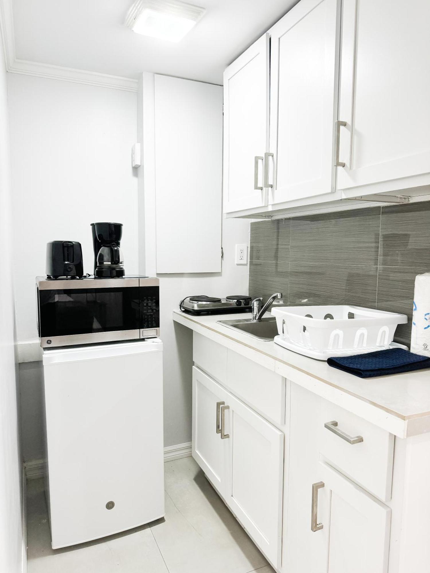 Studio, 100 Feet From The Beach แนสซอ ภายนอก รูปภาพ