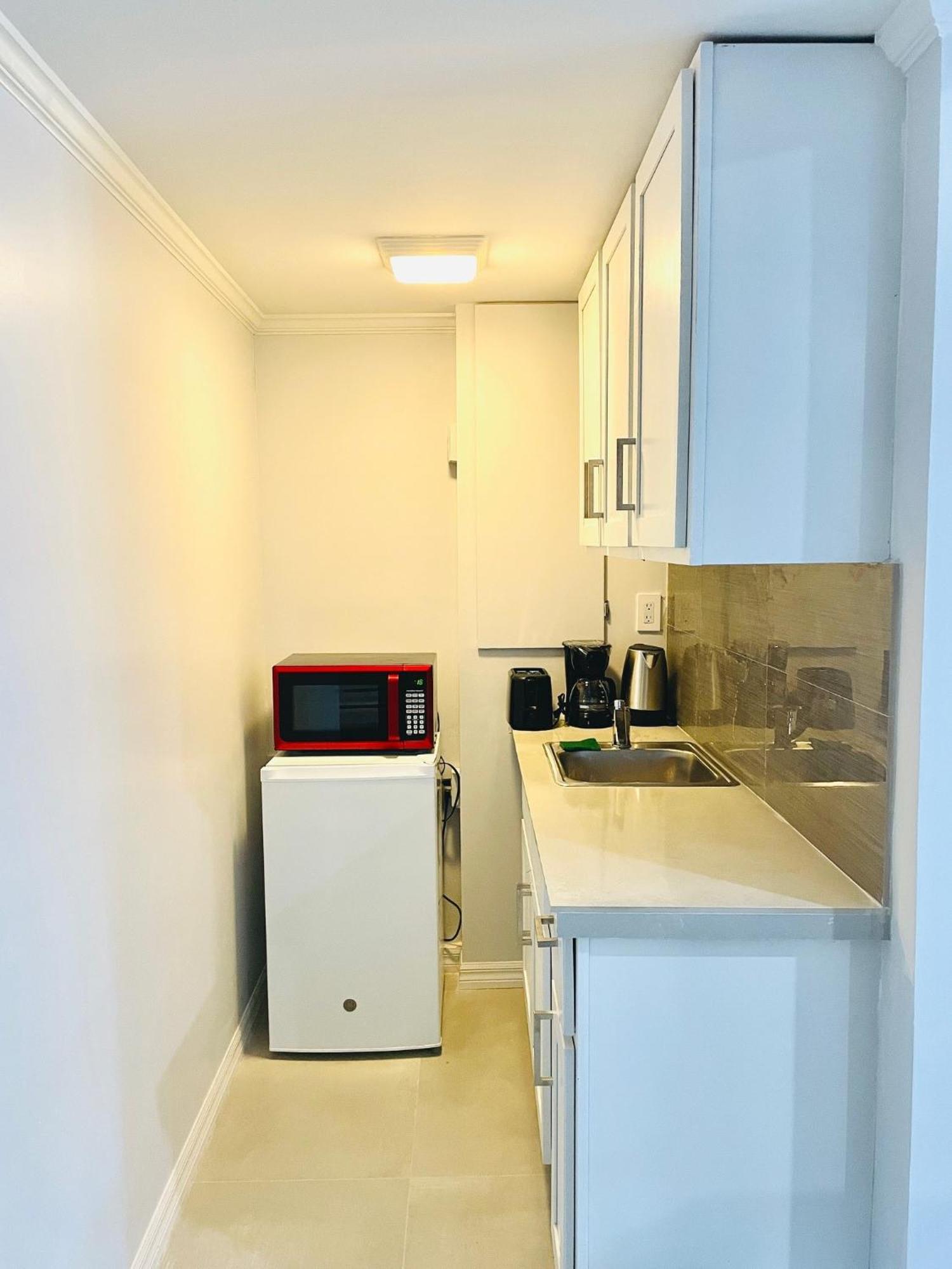 Studio, 100 Feet From The Beach แนสซอ ภายนอก รูปภาพ