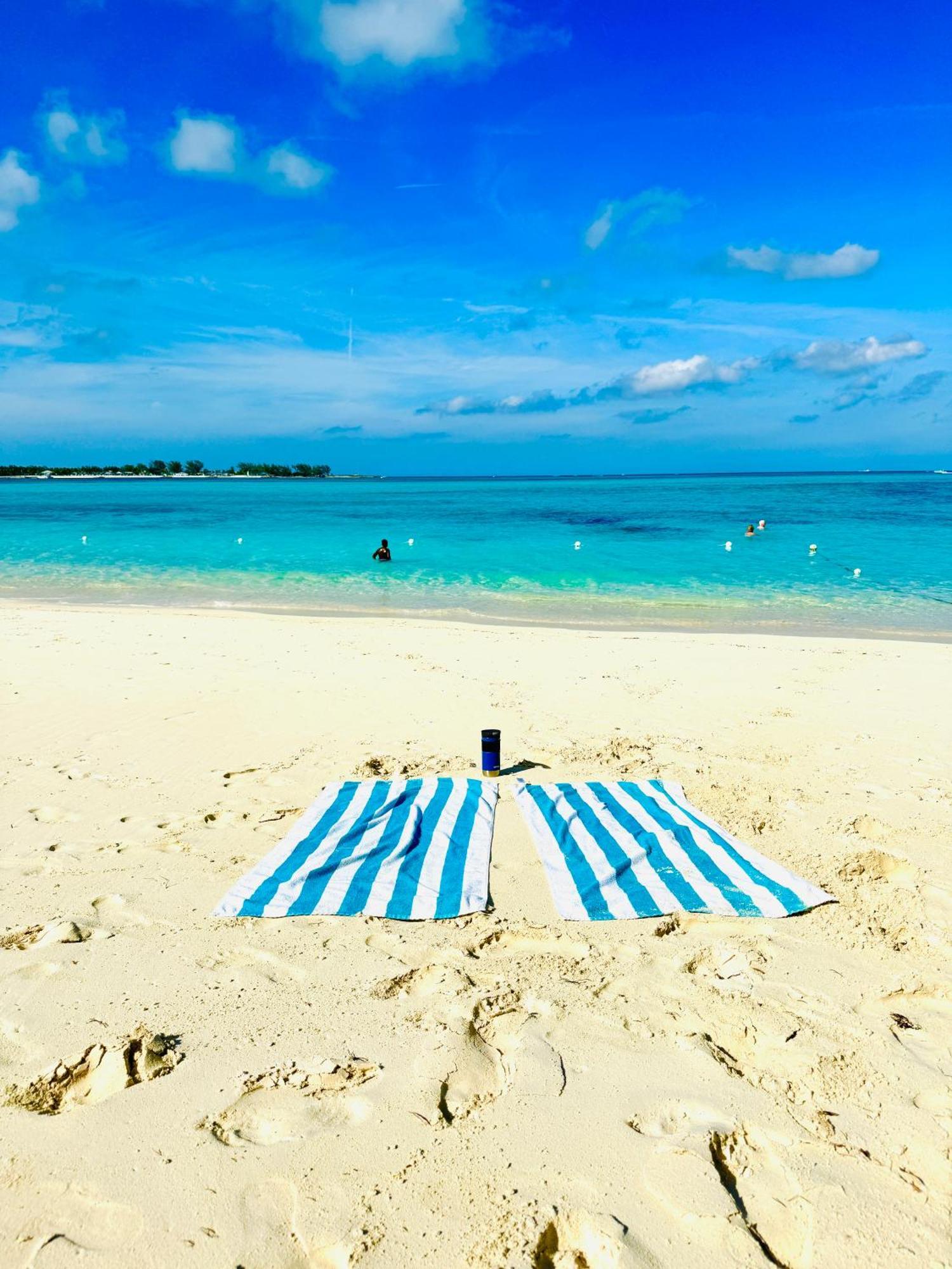Studio, 100 Feet From The Beach แนสซอ ภายนอก รูปภาพ